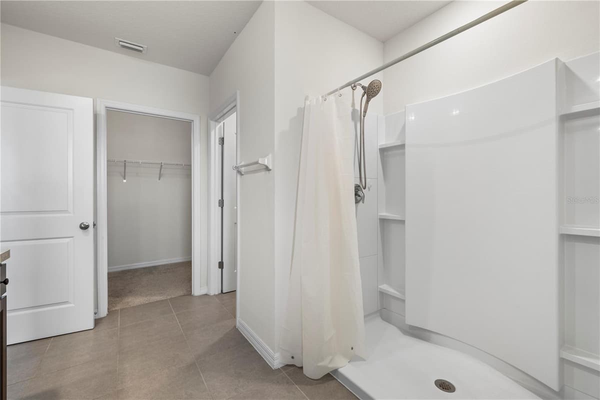 10212 GOLDEN LIGHT COURT — photo 39 of 48