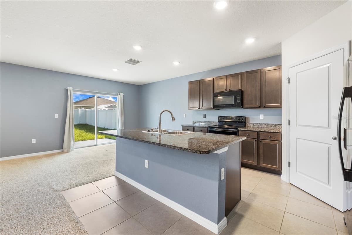 10212 GOLDEN LIGHT COURT — photo 17 of 48