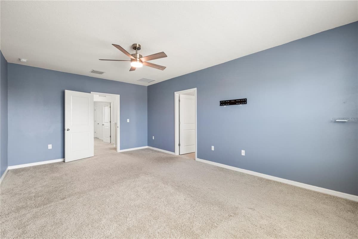 10212 GOLDEN LIGHT COURT — photo 36 of 48