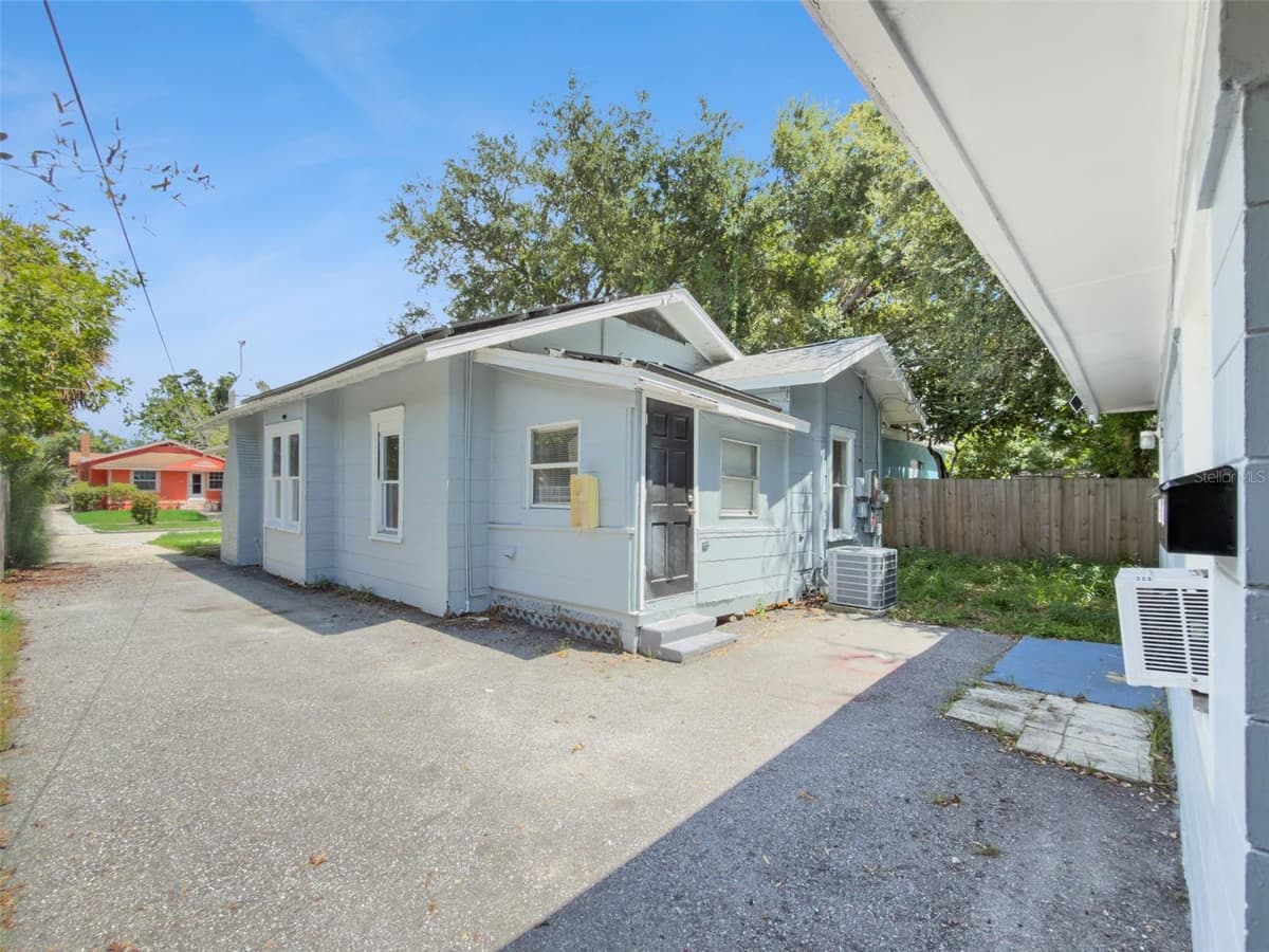 1743 YALE STREET — photo 31 of 35