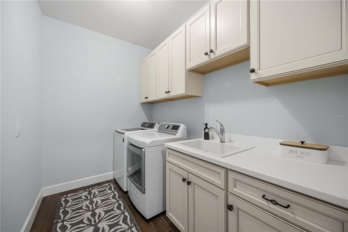 12307 SEABROOK AVENUE — photo 28 of 72