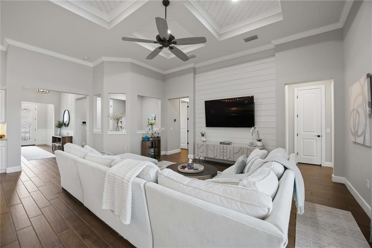 12307 SEABROOK AVENUE — photo 12 of 72