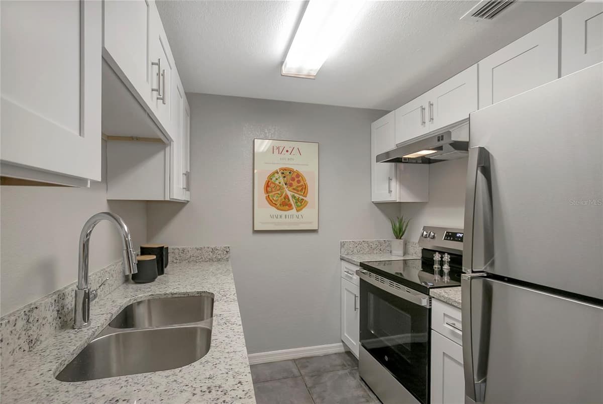 3908 HANNA AVENUE — photo 11 of 41