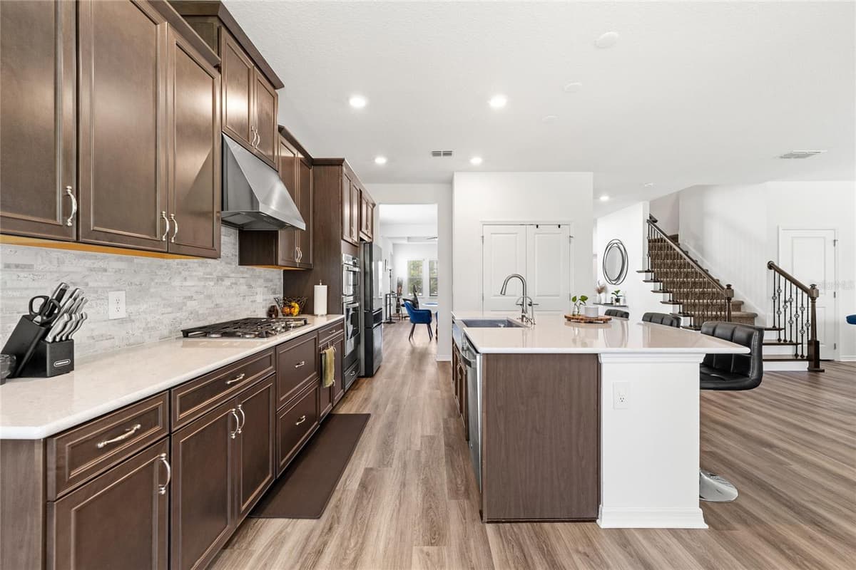1168 PANDO LOOP — photo 9 of 47