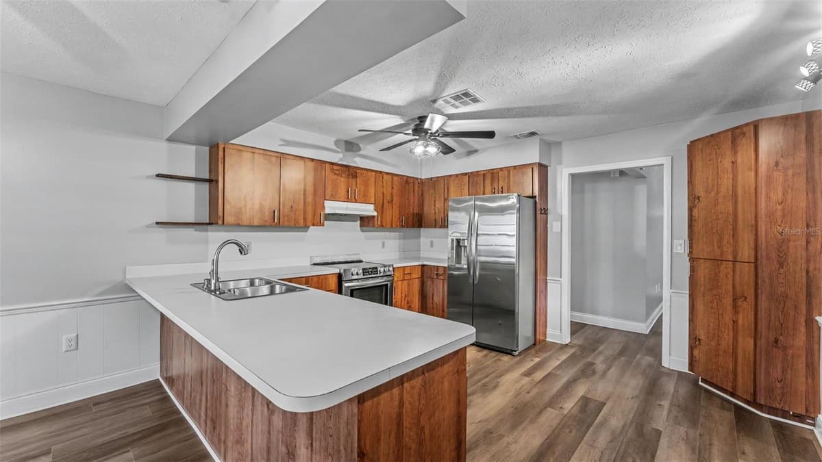 5195 OAKWOOD TRAIL — photo 9 of 45