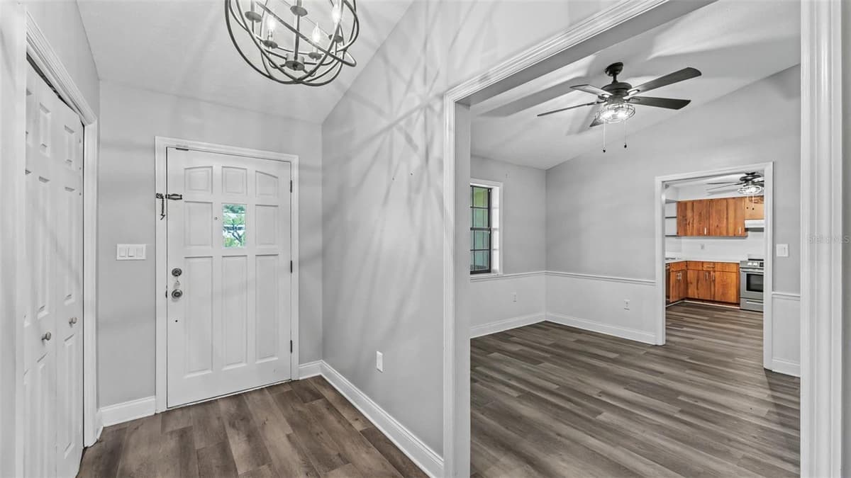 5195 OAKWOOD TRAIL — photo 3 of 45