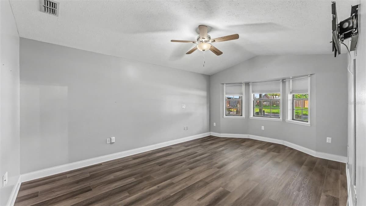 5195 OAKWOOD TRAIL — photo 23 of 45