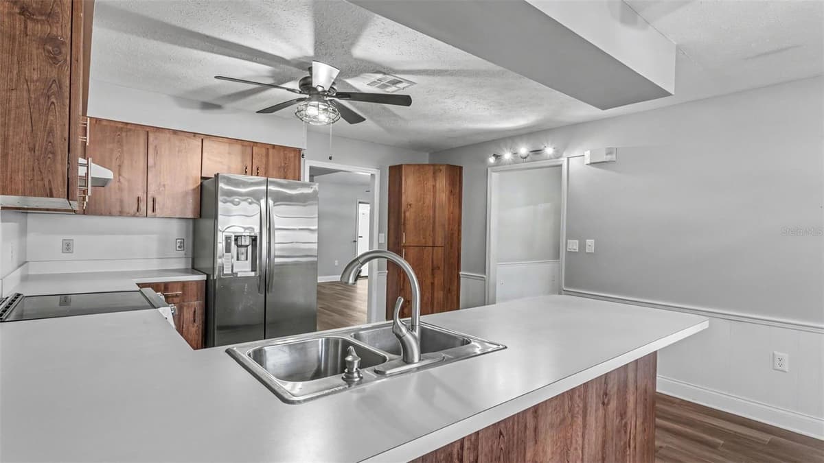 5195 OAKWOOD TRAIL — photo 10 of 45