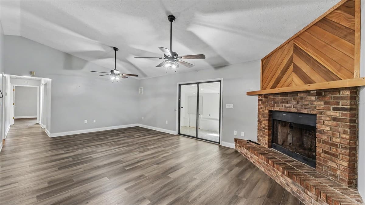 5195 OAKWOOD TRAIL — photo 4 of 45