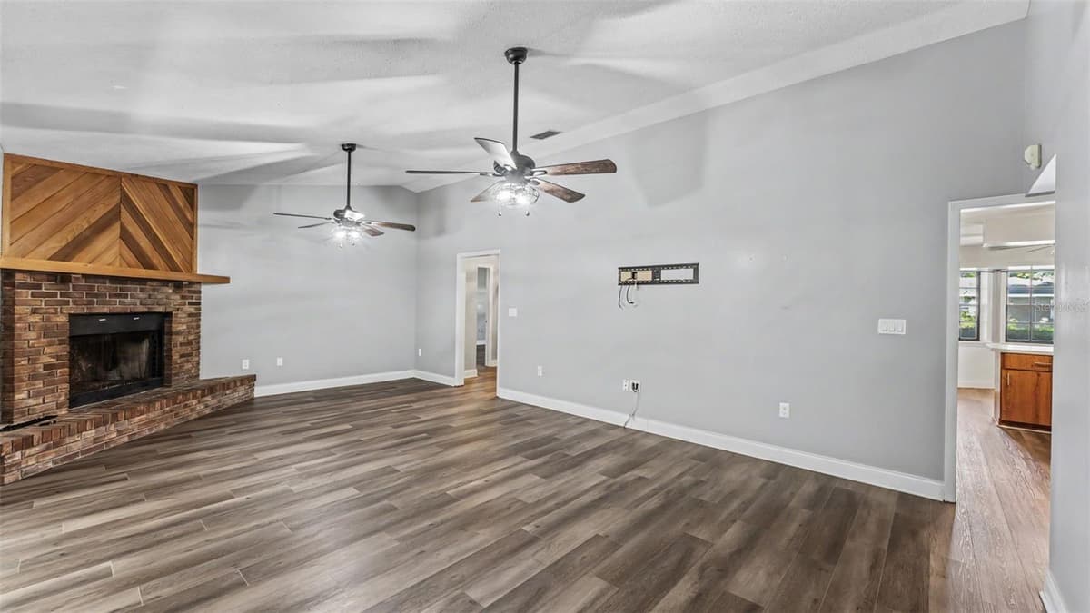5195 OAKWOOD TRAIL — photo 6 of 45