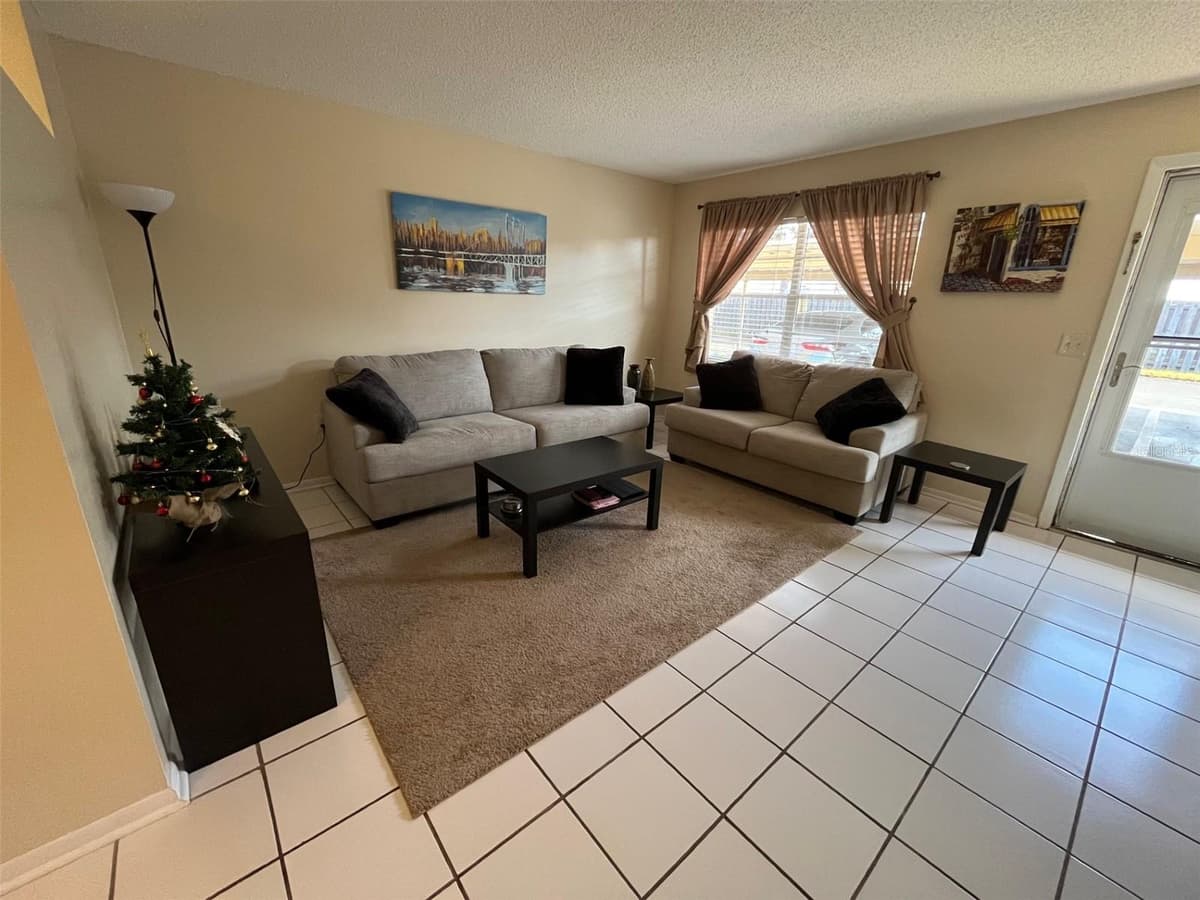 670 GREEN VALLEY ROAD — photo 9 of 33