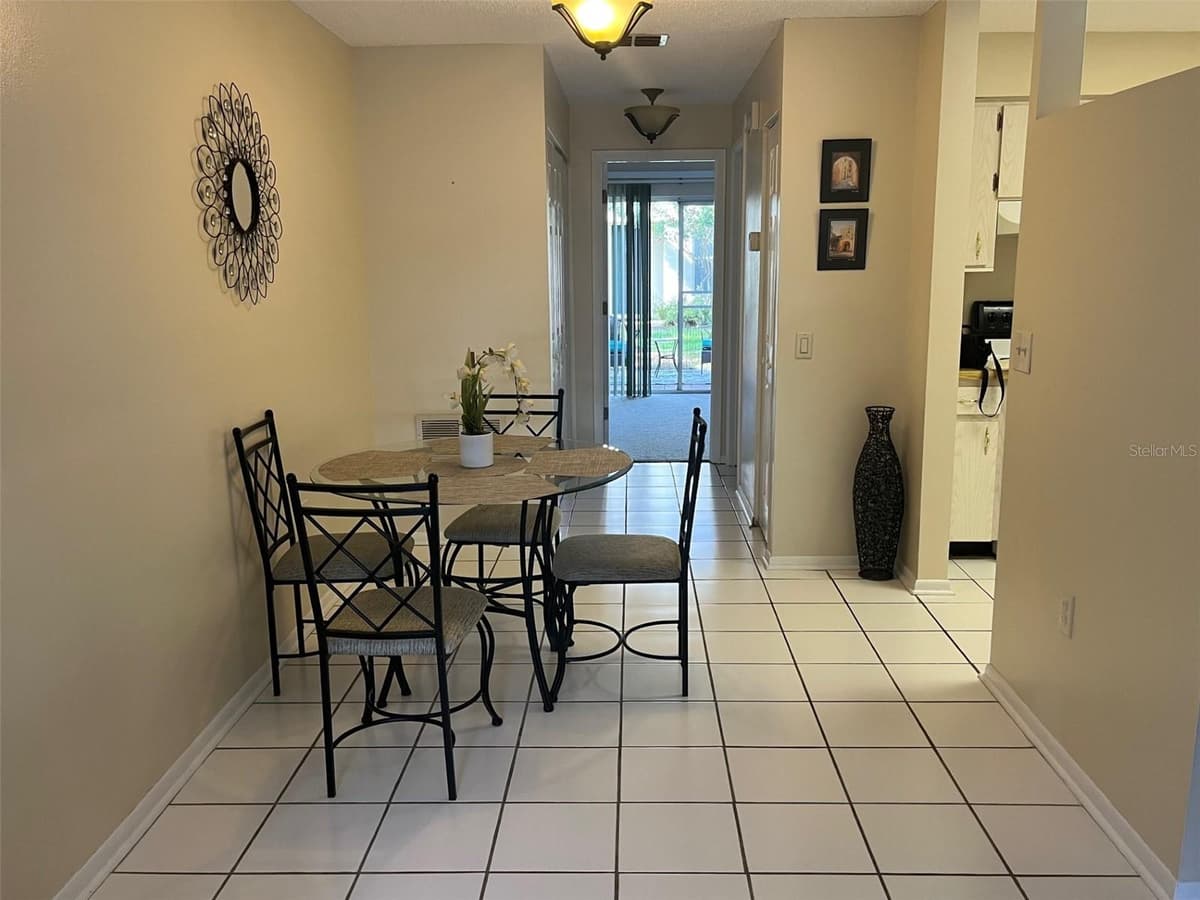 670 GREEN VALLEY ROAD — photo 15 of 33