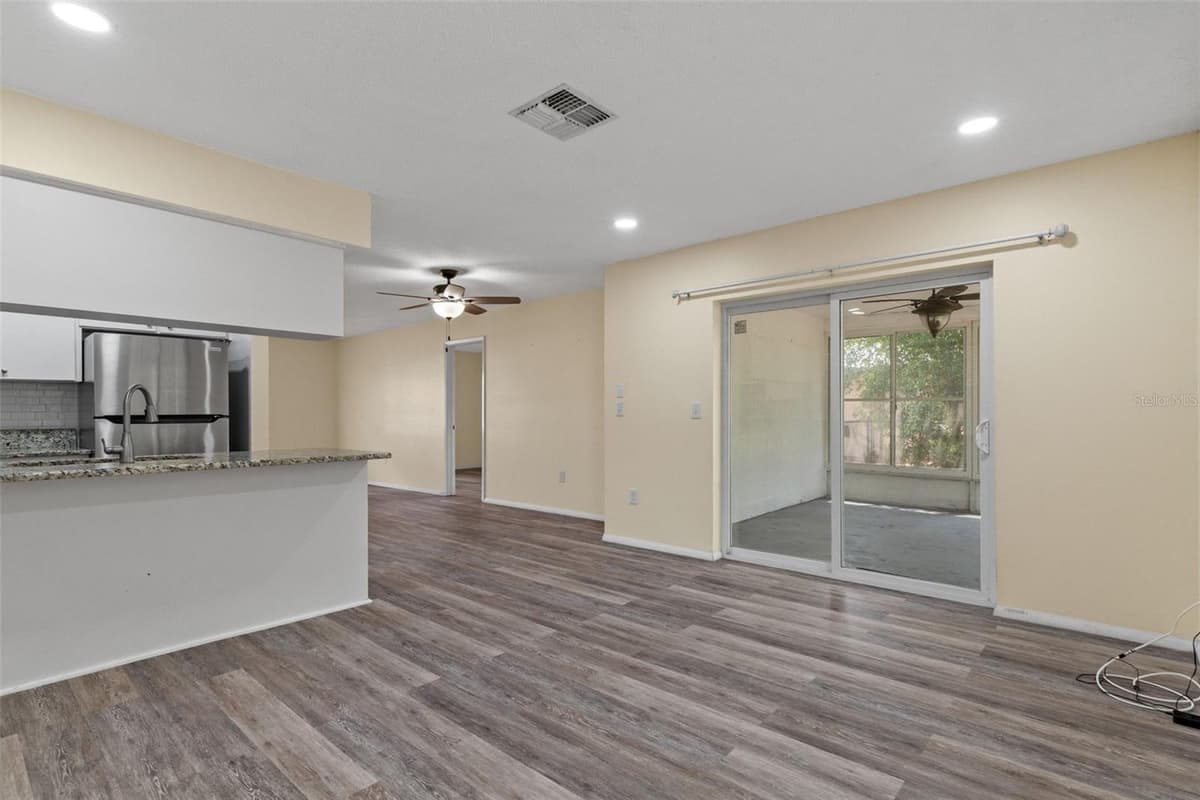 9108 SPRING HILL DRIVE — photo 16 of 35
