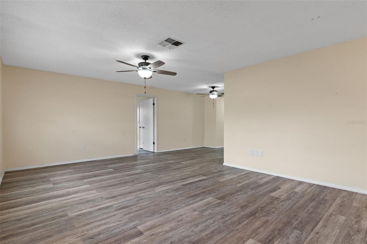 9108 SPRING HILL DRIVE — photo 5 of 35