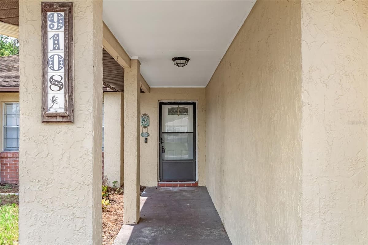 9108 SPRING HILL DRIVE — photo 4 of 35