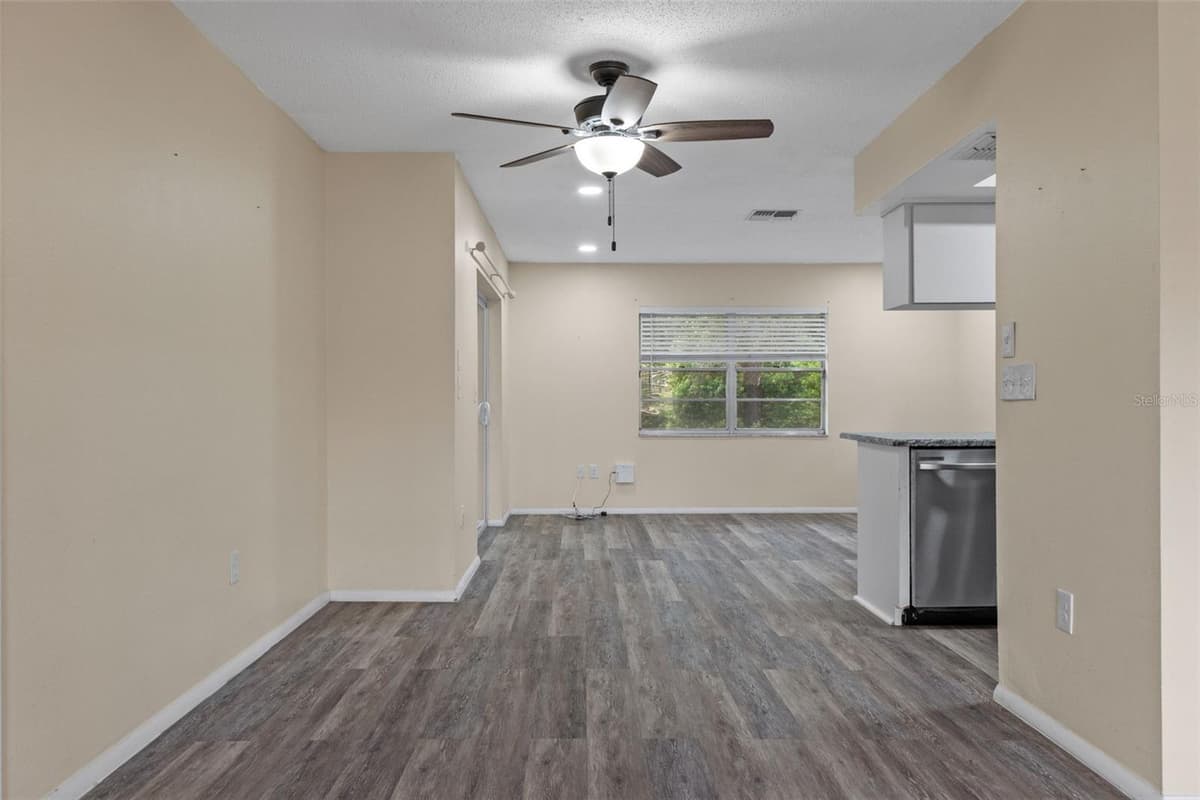9108 SPRING HILL DRIVE — photo 10 of 35