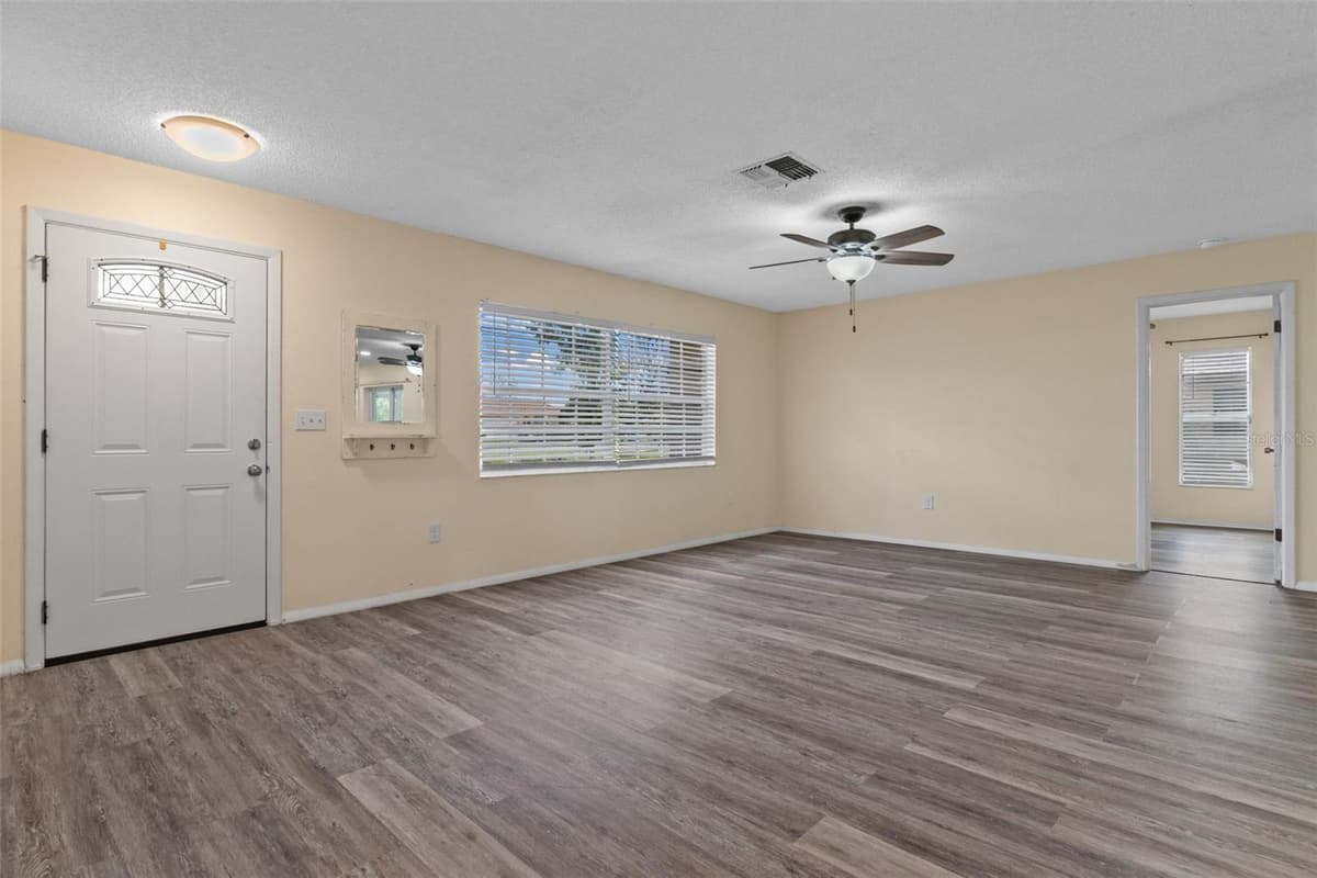 9108 SPRING HILL DRIVE — photo 6 of 35