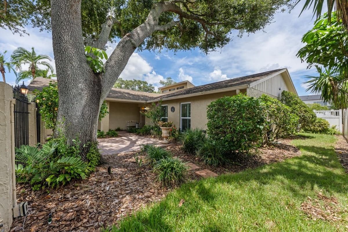 3303 EL AMADOR COURT — photo 4 of 64