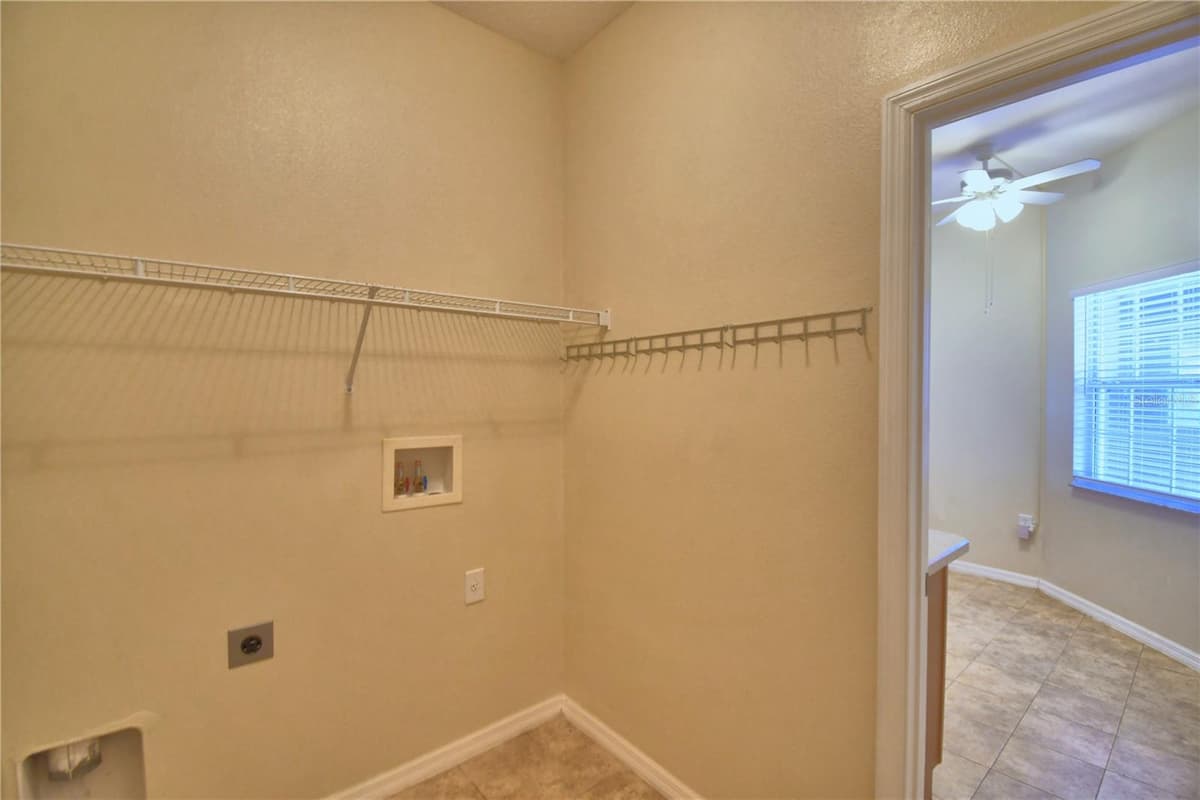 5621 FOREST RIDGE DRIVE — photo 16 of 52