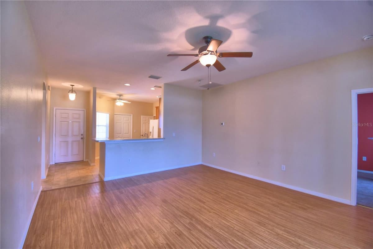 5621 FOREST RIDGE DRIVE — photo 9 of 52