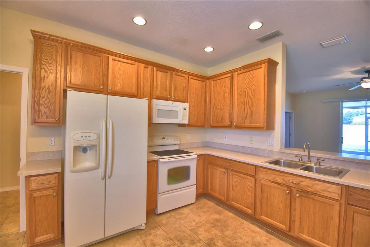 5621 FOREST RIDGE DRIVE — photo 14 of 52
