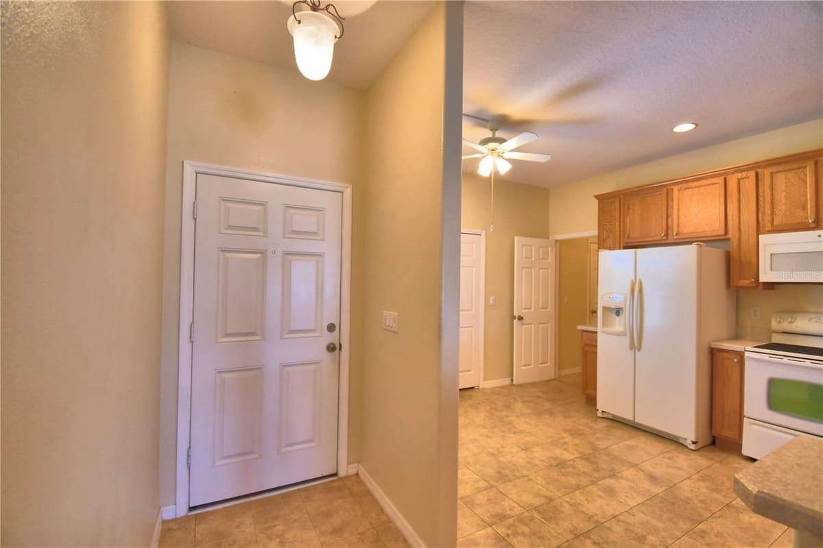 5621 FOREST RIDGE DRIVE — photo 7 of 52