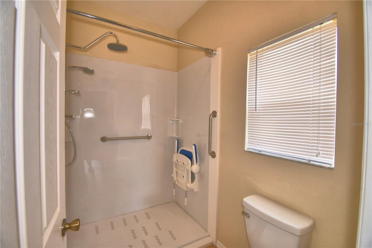5621 FOREST RIDGE DRIVE — photo 24 of 52