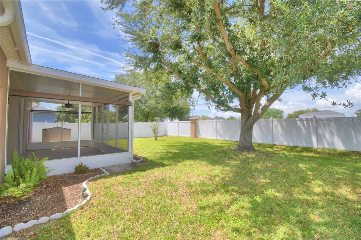 5621 FOREST RIDGE DRIVE — photo 48 of 52
