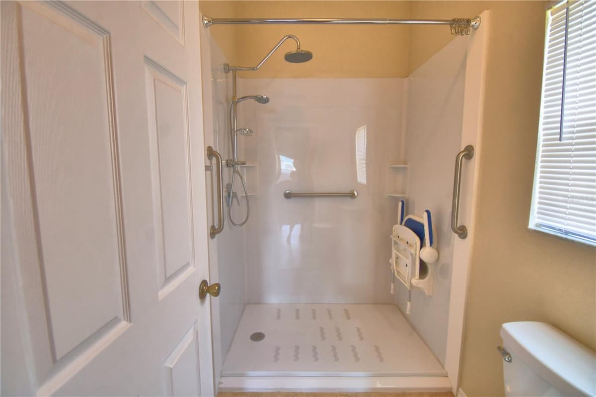 5621 FOREST RIDGE DRIVE — photo 25 of 52