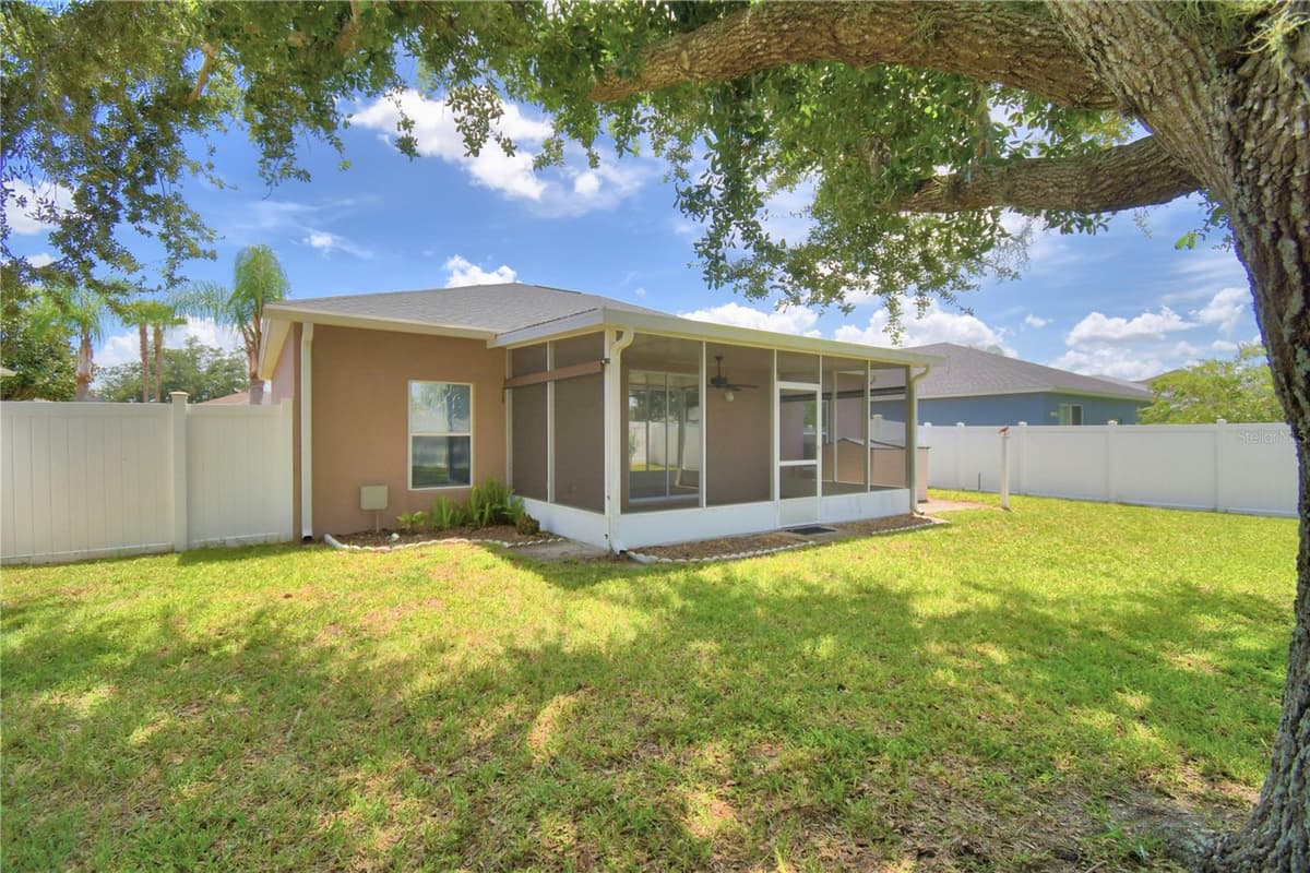 5621 FOREST RIDGE DRIVE — photo 47 of 52