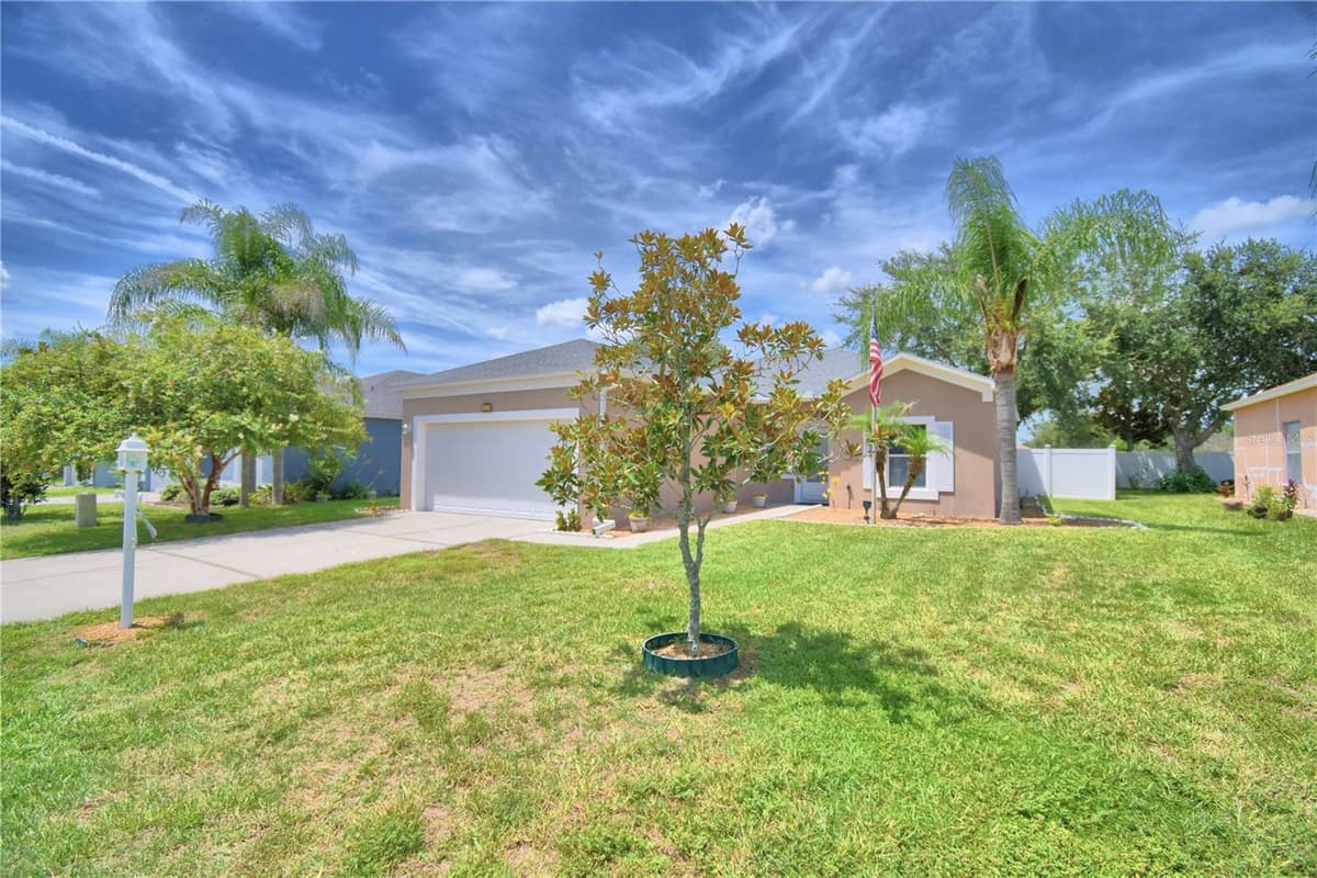 5621 FOREST RIDGE DRIVE — photo 6 of 52