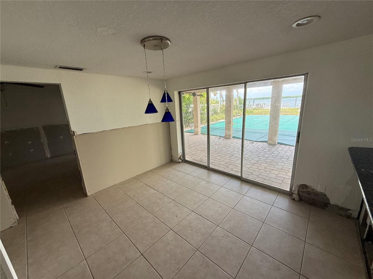 6111 BAYOU GRANDE BOULEVARD — photo 9 of 22