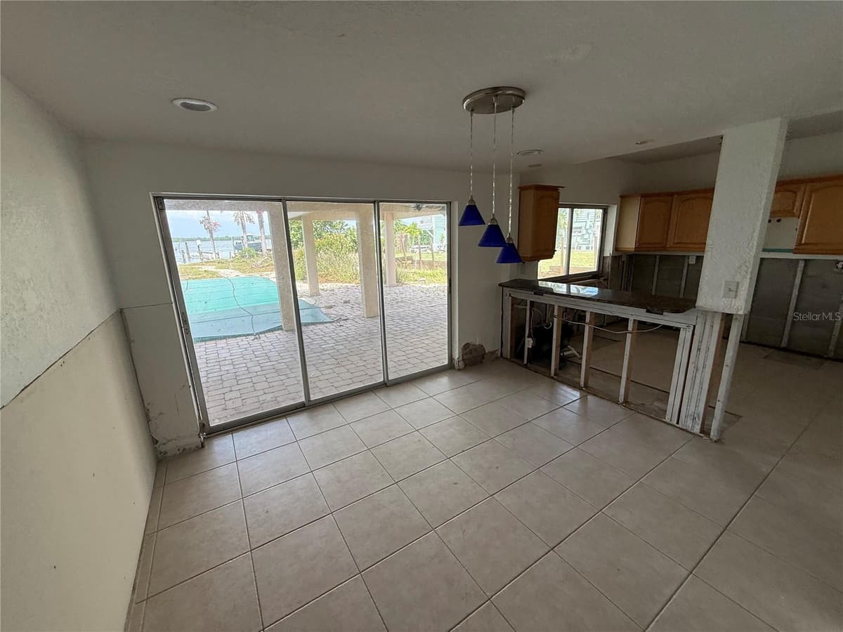 6111 BAYOU GRANDE BOULEVARD — photo 8 of 22