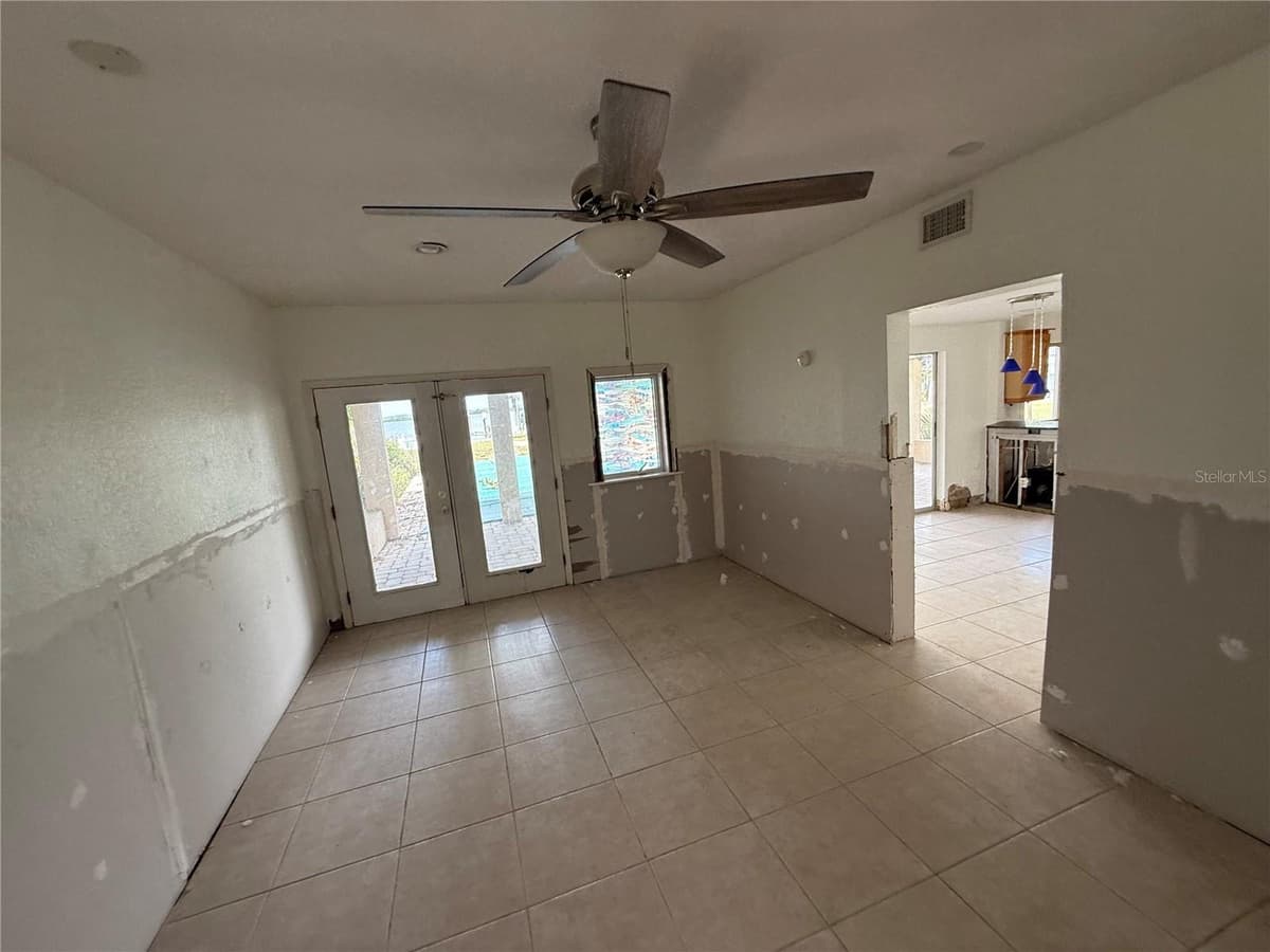 6111 BAYOU GRANDE BOULEVARD — photo 13 of 22