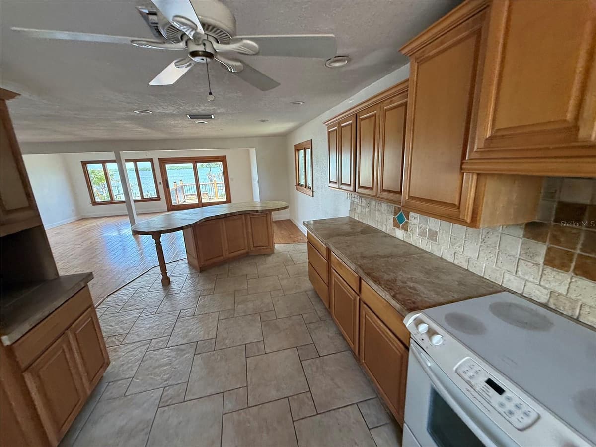 6111 BAYOU GRANDE BOULEVARD — photo 6 of 22
