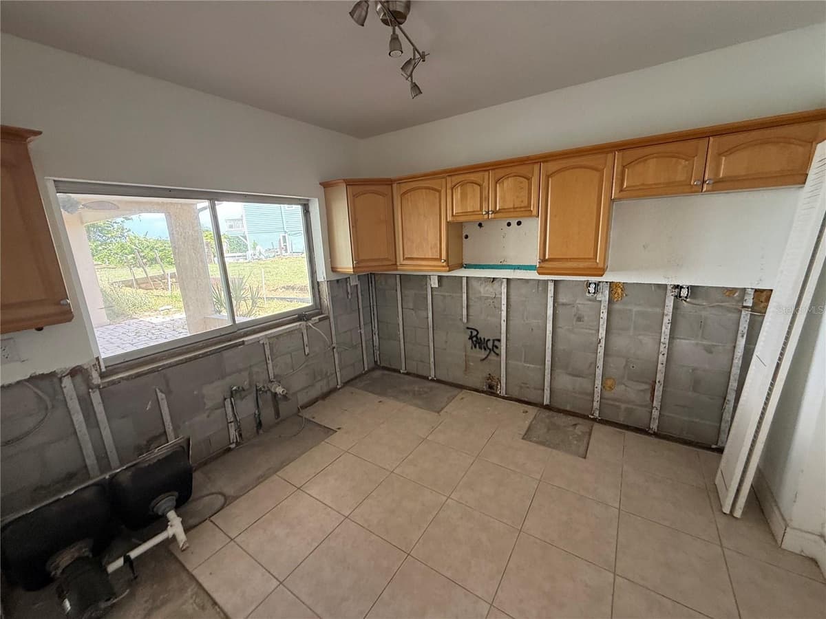 6111 BAYOU GRANDE BOULEVARD — photo 10 of 22