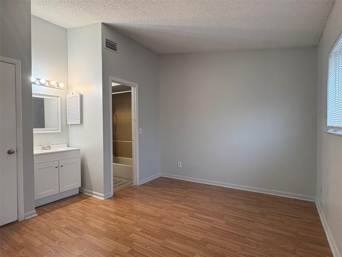 13045 LONDONDARY PLACE — photo 5 of 12