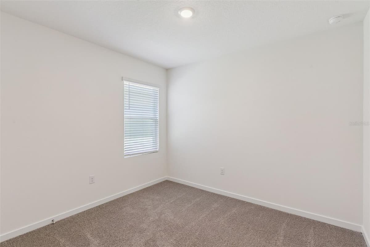 3321 SPINEYWOOD DRIVE — photo 23 of 38