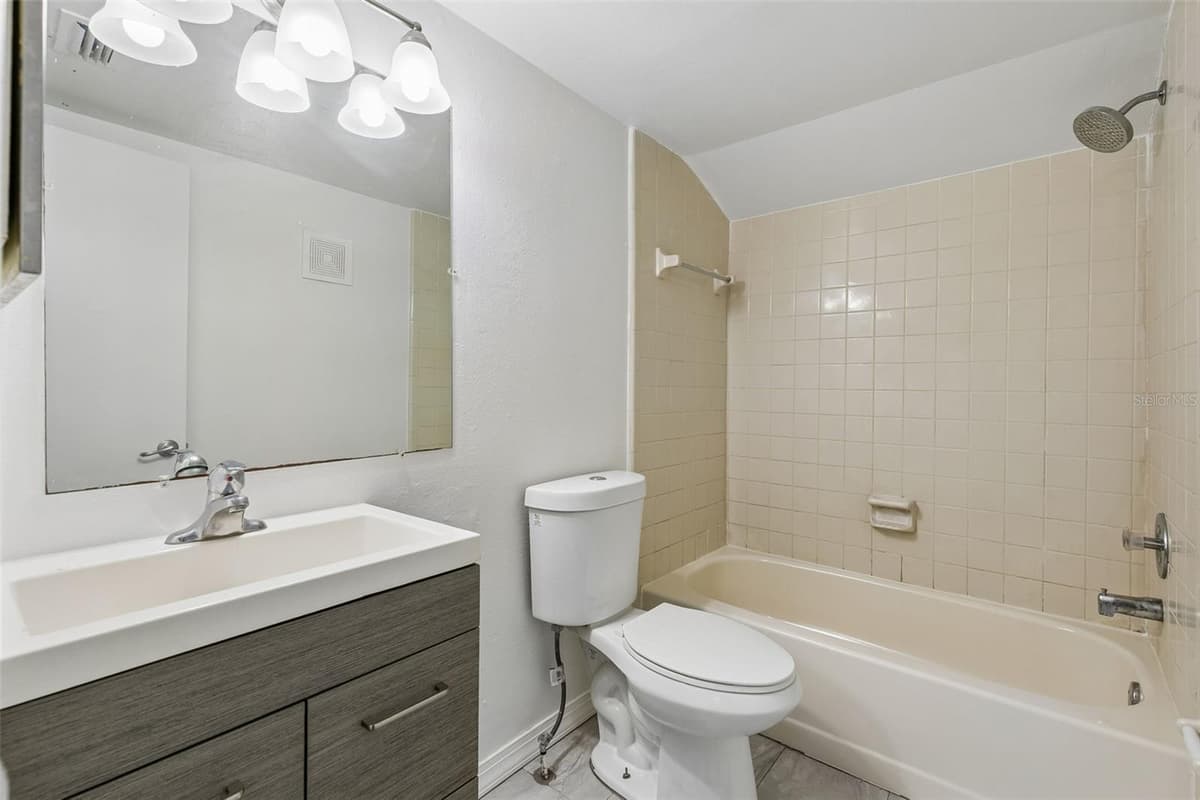 2835 HUNT CLUB LANE — photo 17 of 20