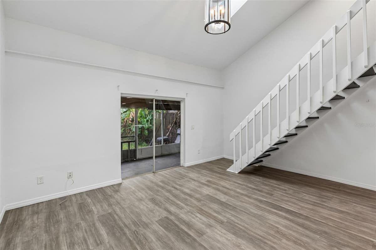 2835 HUNT CLUB LANE — photo 4 of 20