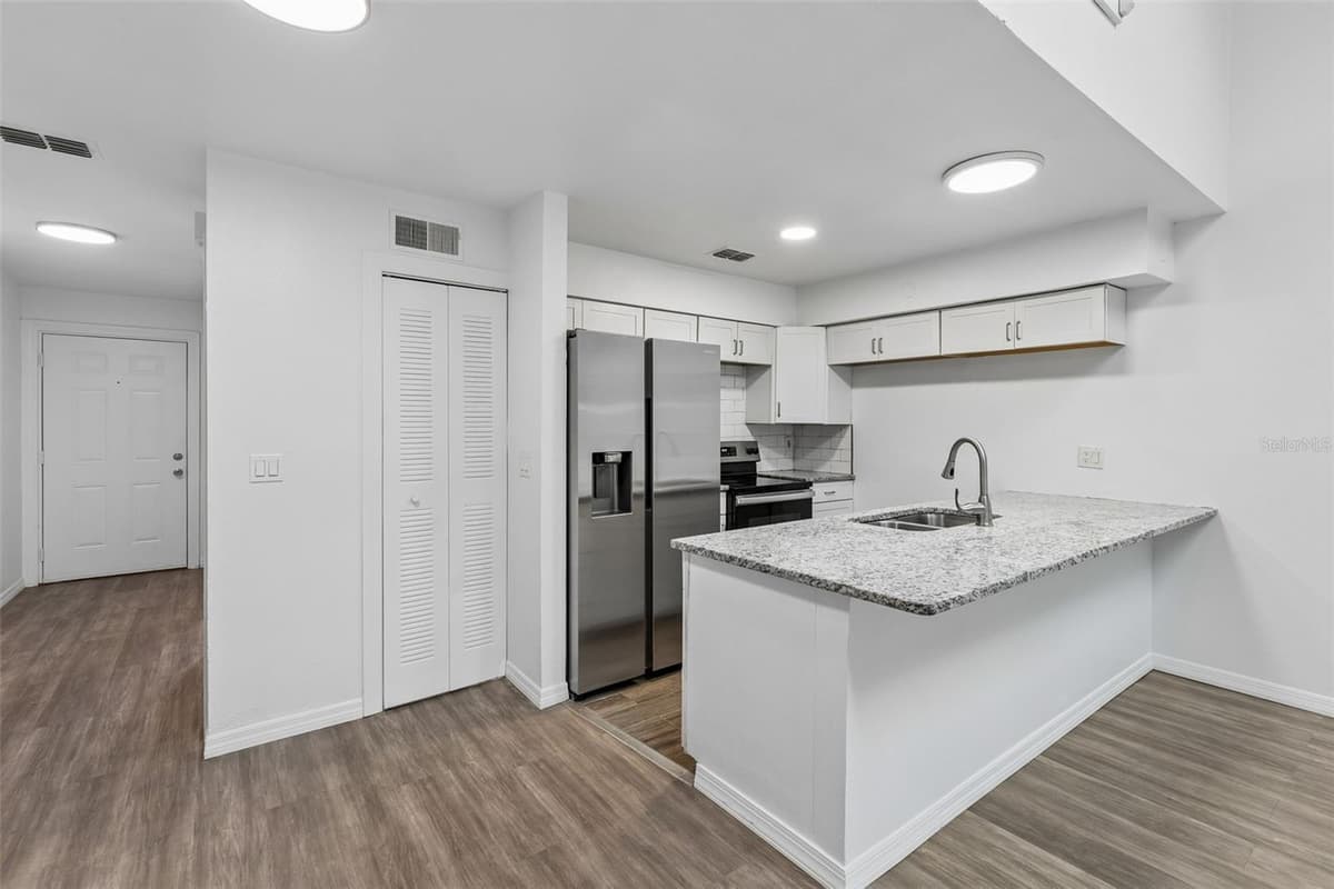 2835 HUNT CLUB LANE — photo 7 of 20