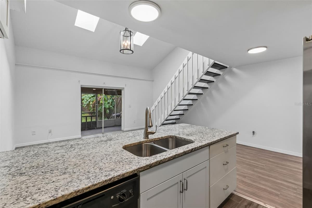 2835 HUNT CLUB LANE — photo 8 of 20