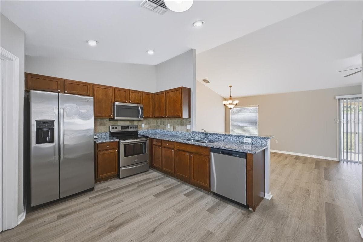 8810 PEBBLEBROOKE DRIVE — photo 7 of 22