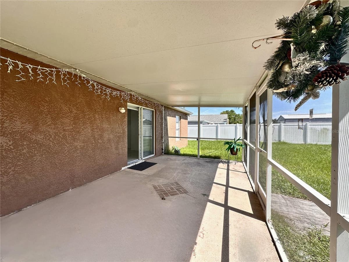 3190 AMBASSADOR AVENUE — photo 16 of 18