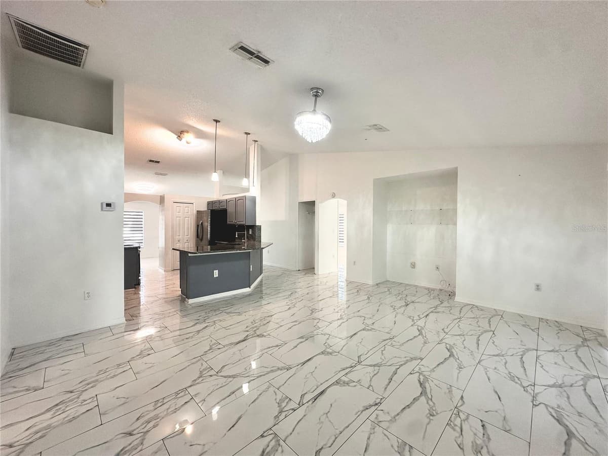 3190 AMBASSADOR AVENUE — photo 4 of 18