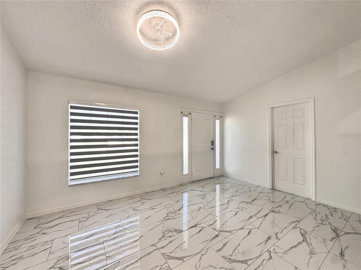 3190 AMBASSADOR AVENUE — photo 3 of 18