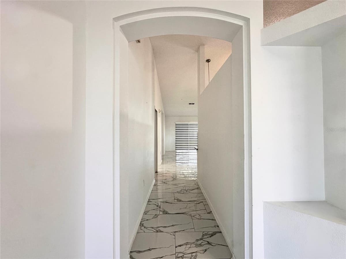 3190 AMBASSADOR AVENUE — photo 13 of 18
