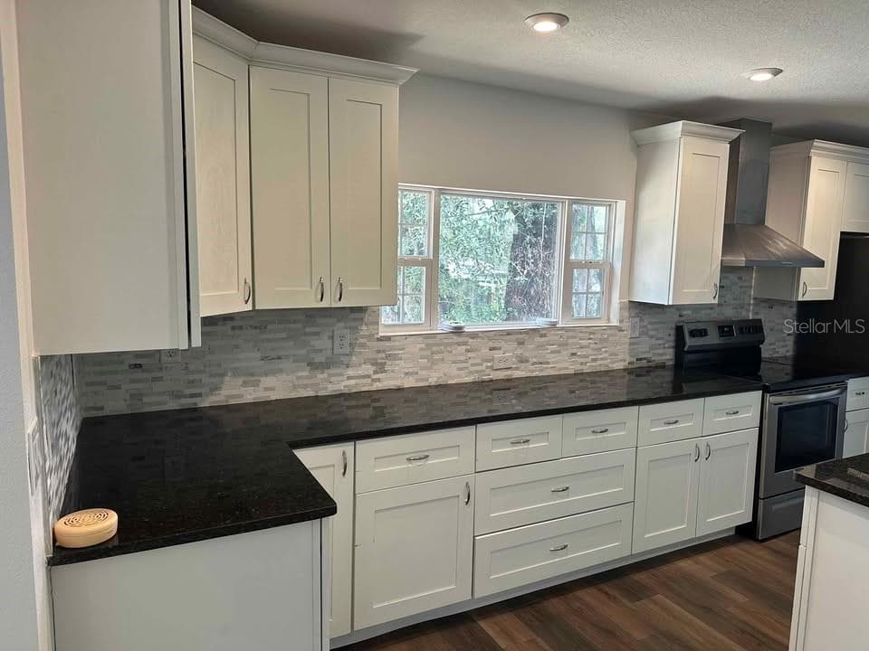 5301 ROYAL OAK DRIVE — photo 10 of 13