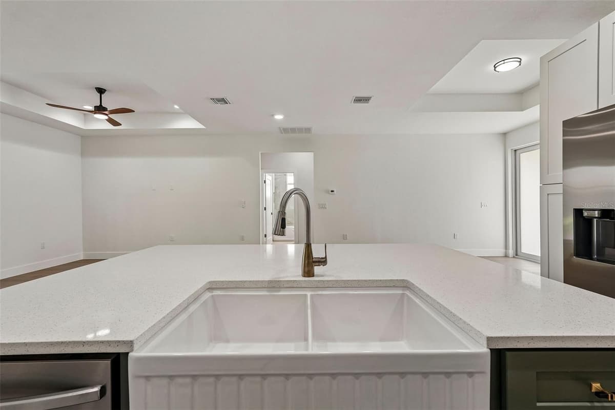 2234 JAMESON AVENUE — photo 10 of 38