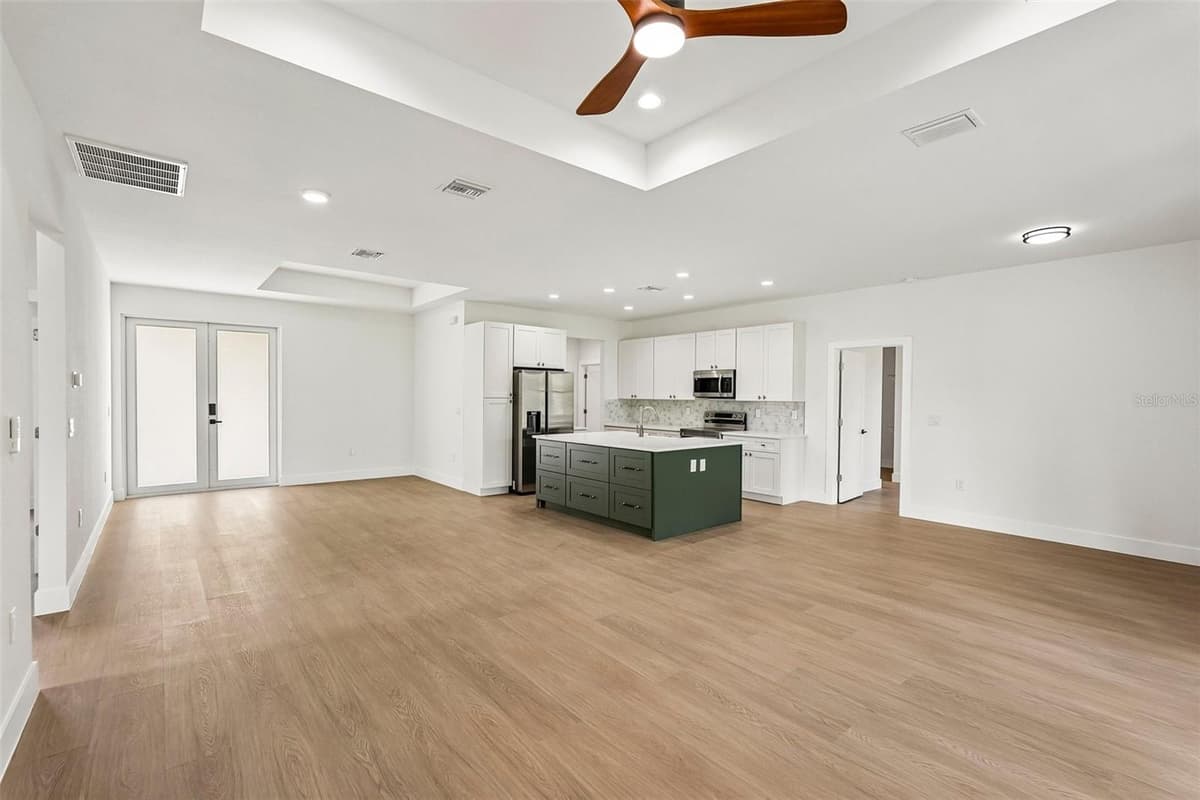 2234 JAMESON AVENUE — photo 8 of 38